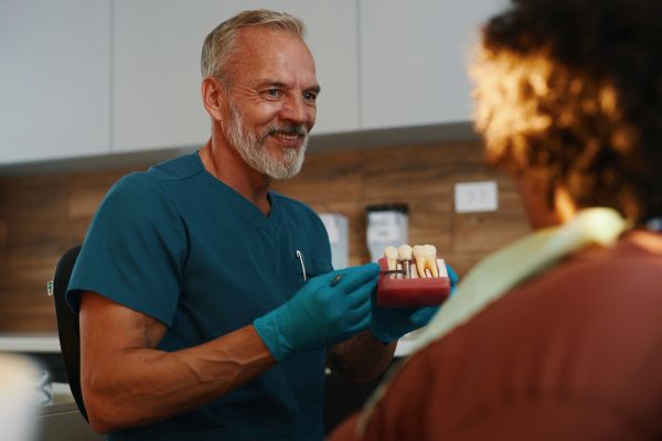 What To Do If A Dental Implant Crown Breaks