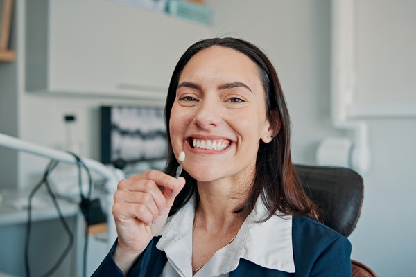 Dental Veneers Vs  Dentures: What Is The Difference?